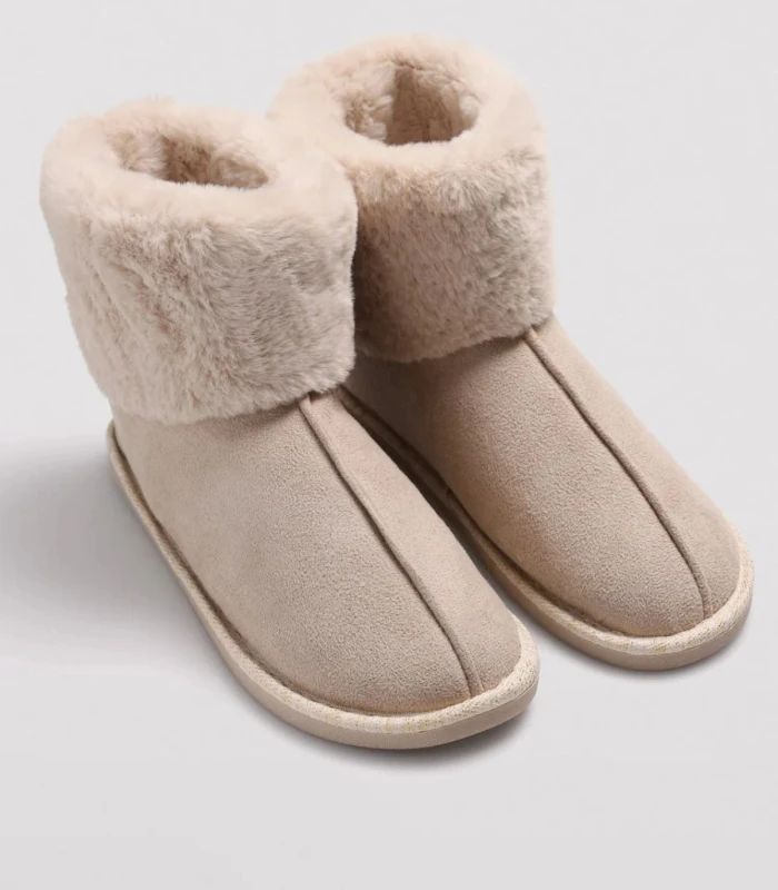 Botas de Casa Beige Ysabel Mora