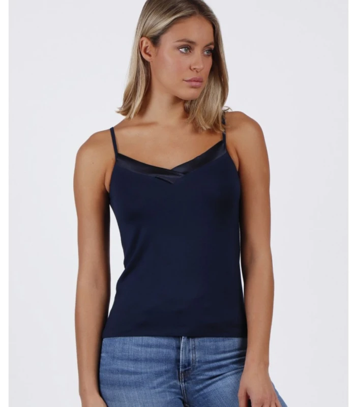 Camiseta de Mujer con Tirantes y Escote de Raso Azul Marino – Admas