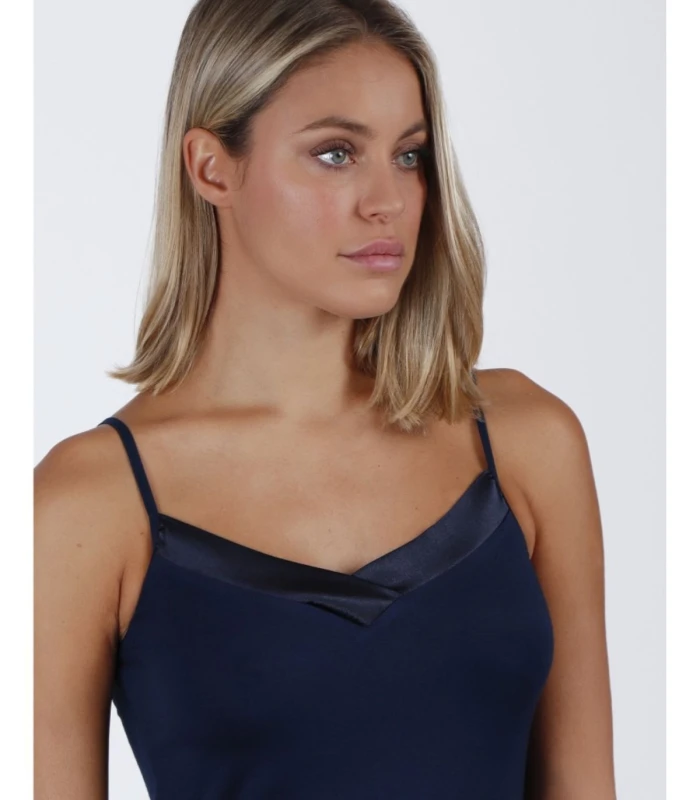 Camiseta de Mujer con Tirantes y Escote de Raso Azul Marino – Admas