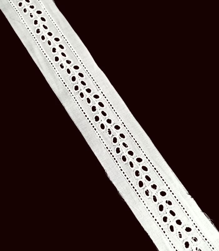 Entredós Bordado Suizo Blanco 100% Algodón – 23 mm Ancho