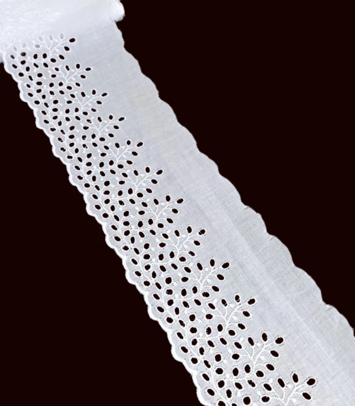 Tira de Bordado Suizo Blanca 100% Algodón Ancho 9 cm