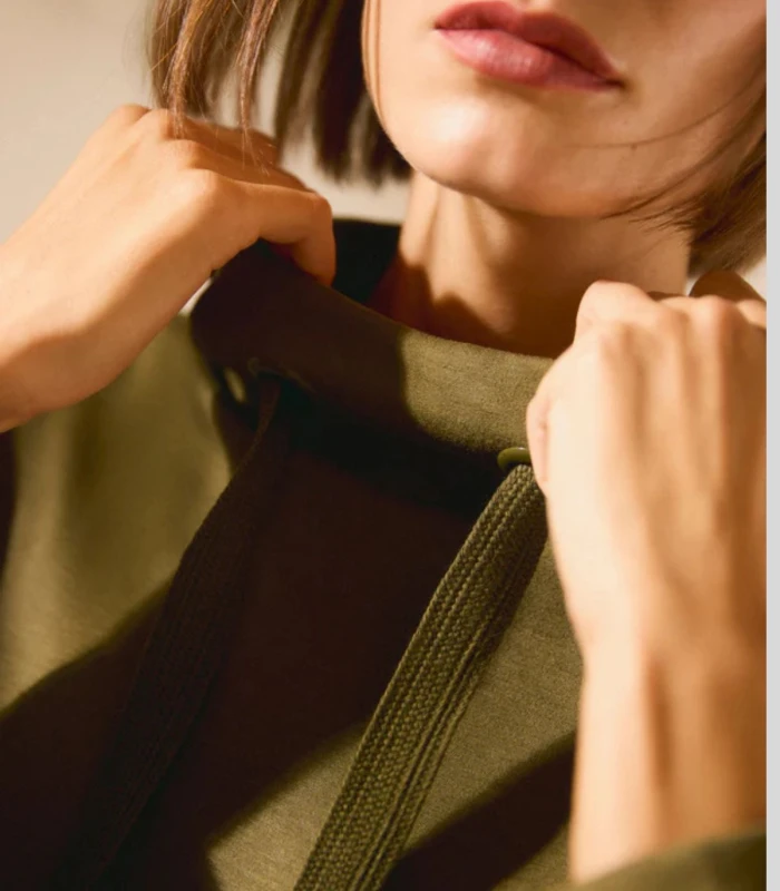 Sudadera Verde Oliva Elástica Cuello Alto Ajustable 70674 Ysabel Mora