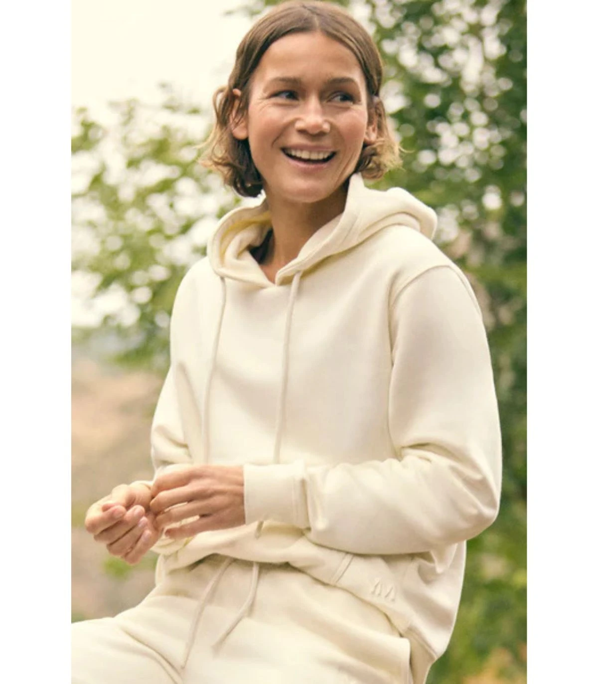 Sudadera con Capucha Ajustable Marfil 70942 Ysabel Mora Interior Afelpado