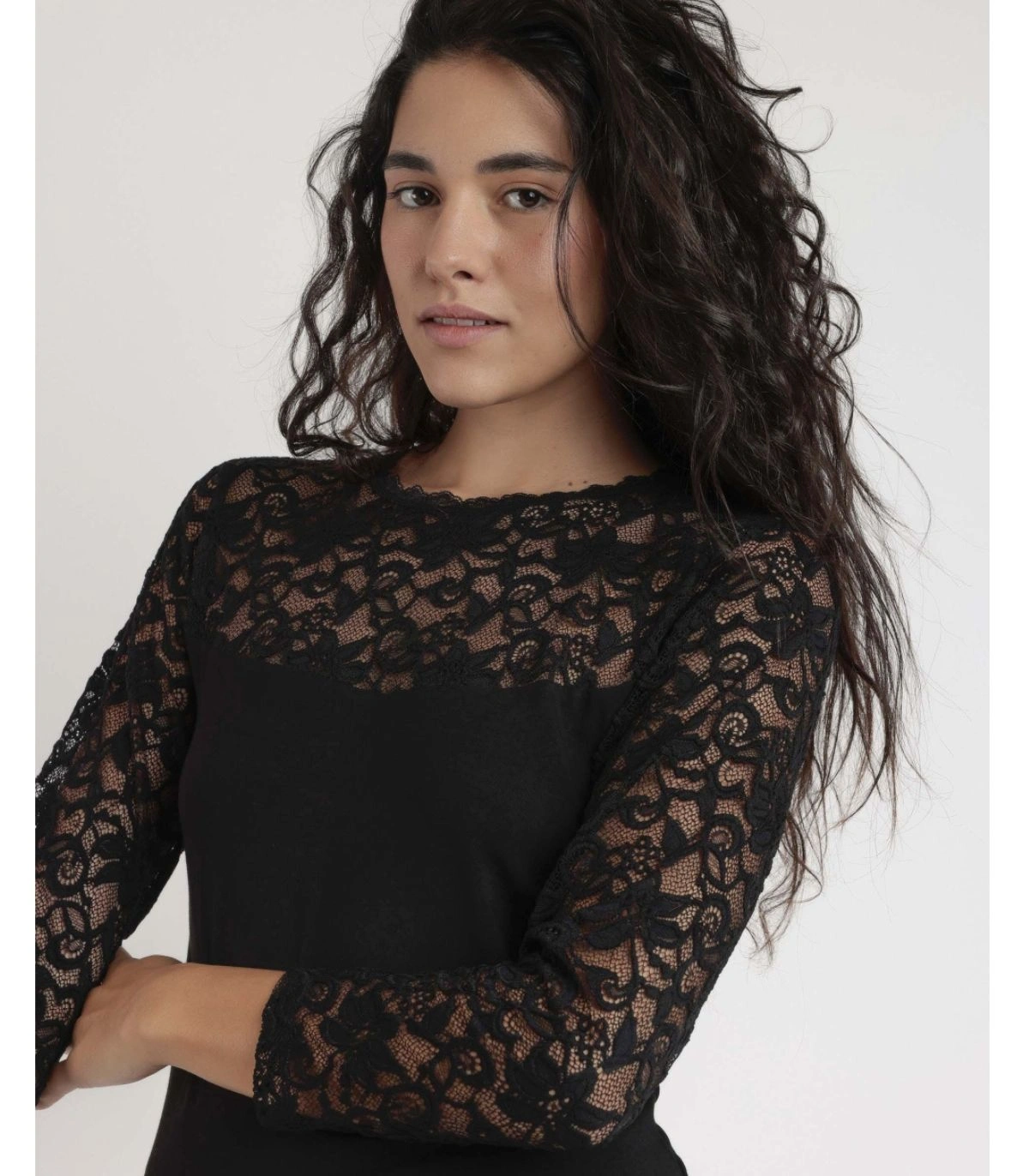 Camiseta Manga Larga Mujer Admas | Viscosa Suave Puntilla Lencera Negra 43573