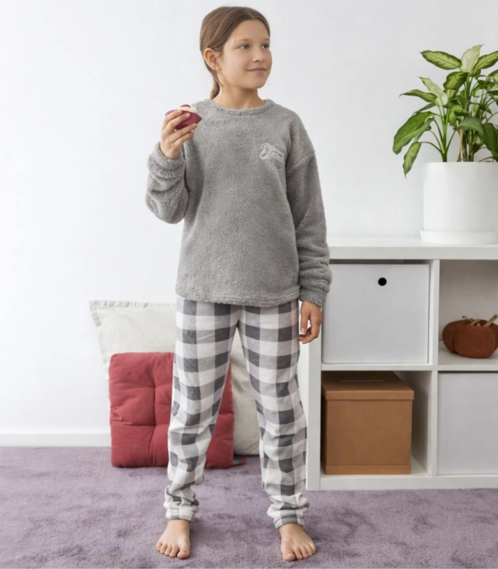 Pijama de niña gris “Dreams” – Suave y calentito para el día a día