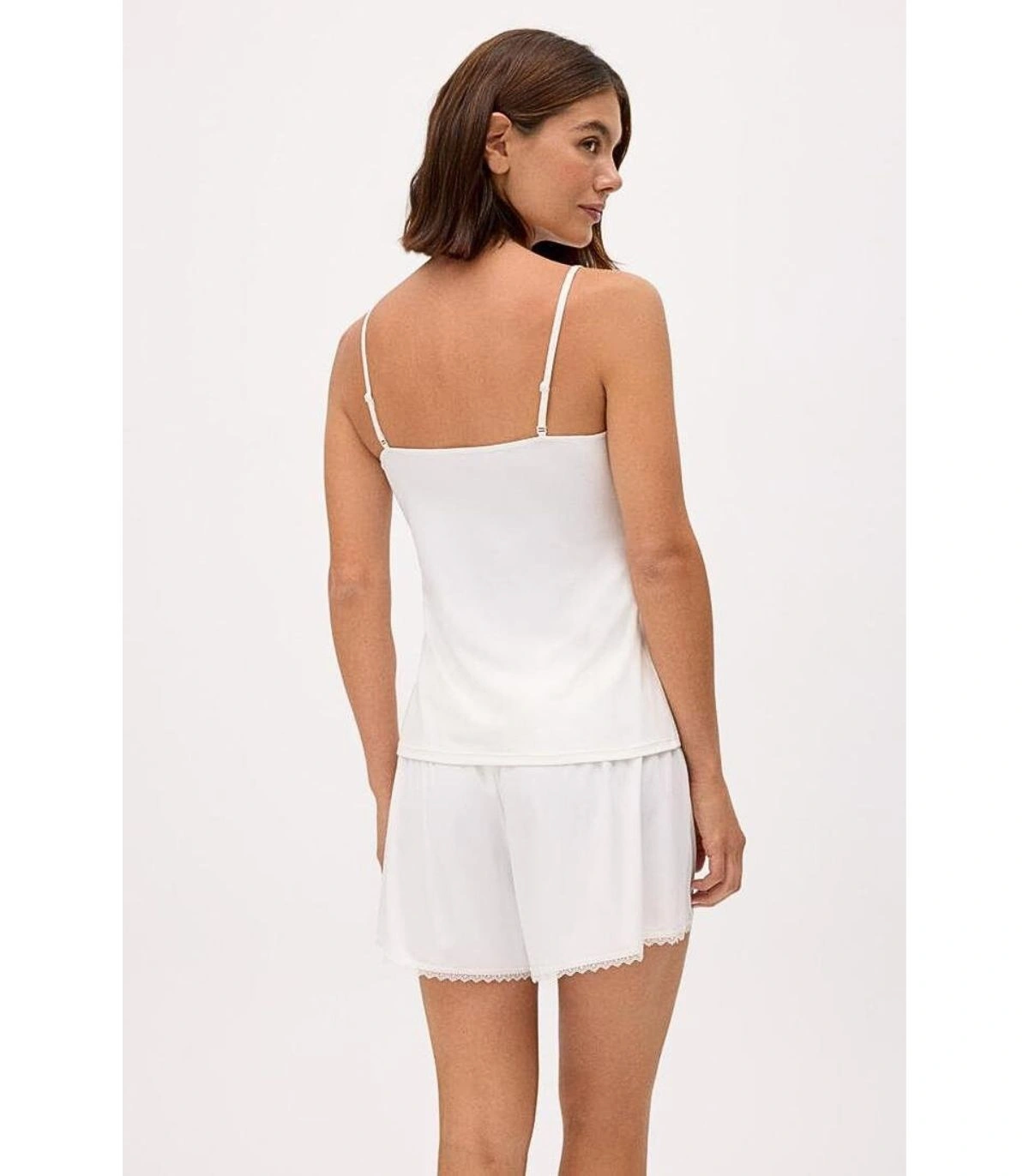 Conjunto de Pijama Ysabel Mora de Tirantes y Pantalón Corto Set Lencero Blanco con Encaje Floral