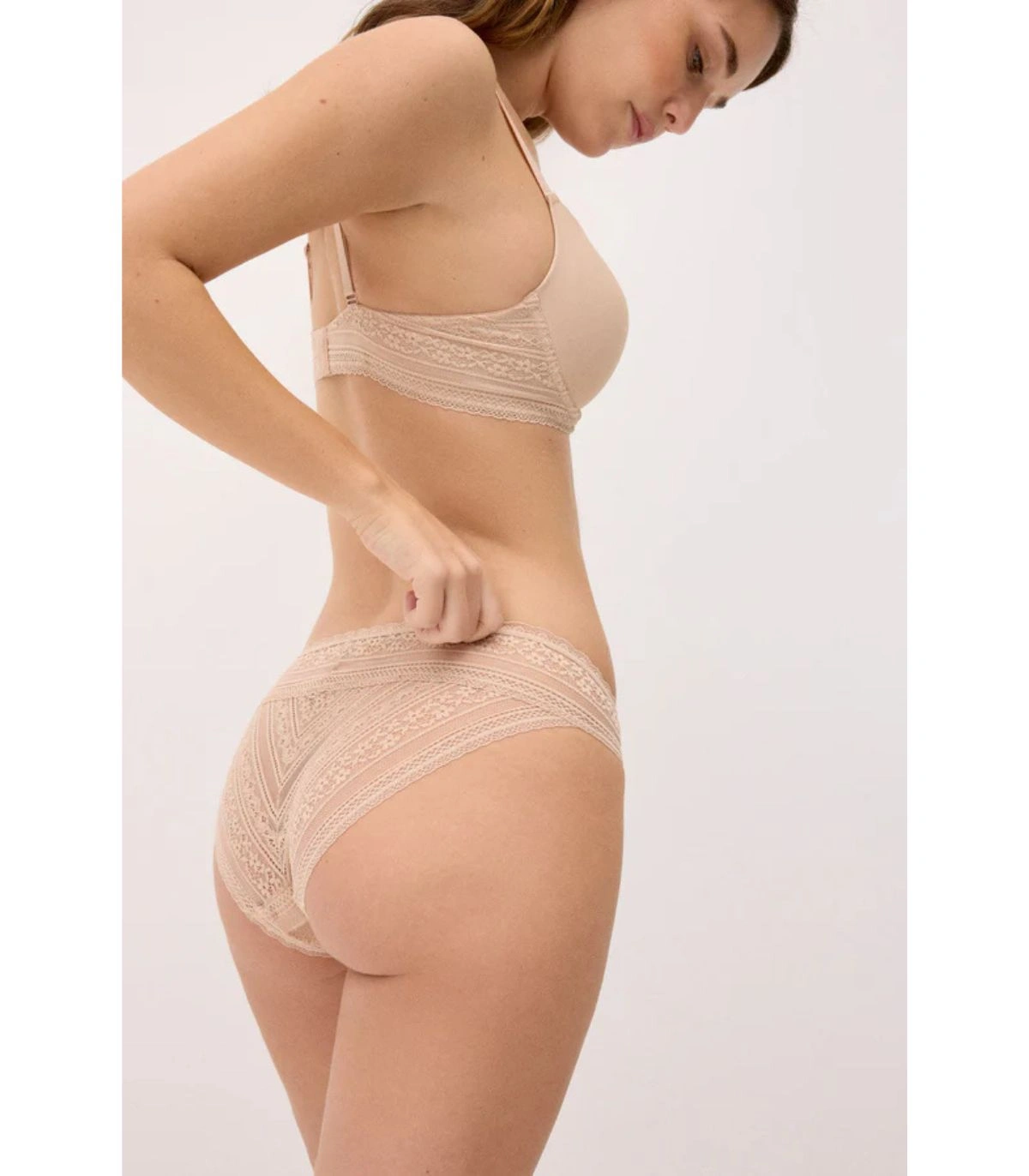 Conjunto Lencero para Mujer Ysabel Mora | Colección Simply Love: Sujetador con Aro + Braga Mini con Encaje