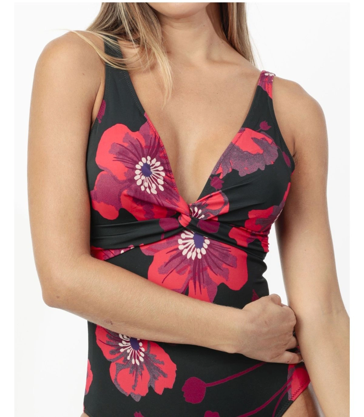 Bañador de Gran Capacidad ADMAS Hibiscus Estampado Floral sobre Fondo Negro, Copas Realzadoras y Tirantes Ajustables