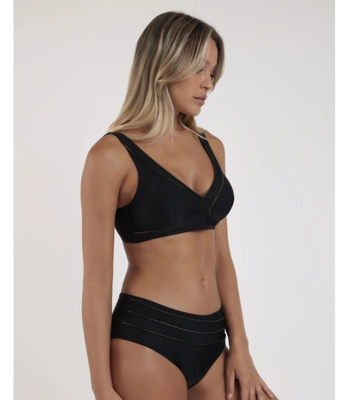 Bikini de Gran Capacidad ADMAS Cooper Curvy Line. Diseño sin Aros - Negro