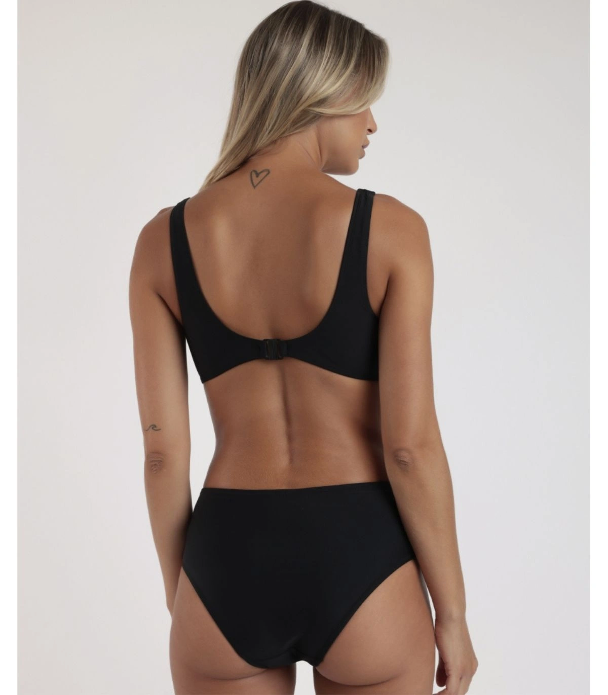 Bikini de Gran Capacidad ADMAS Cooper Curvy Line. Diseño sin Aros - Negro