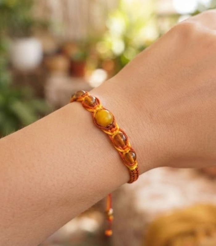 Pulsera de Macramé Artesanal "Brisa de Atardecer" Hecha a Mano