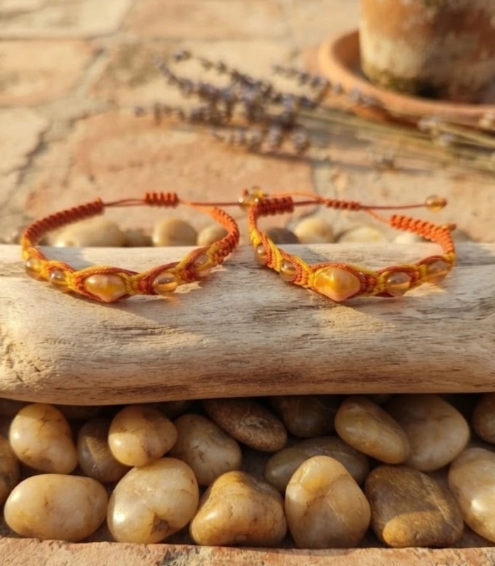 Pulsera de Macramé Artesanal "Brisa de Atardecer" Hecha a Mano