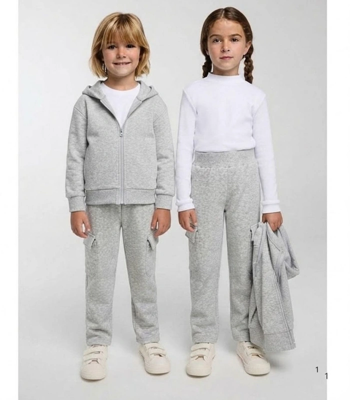 Chándal Deportivo Infantil  Gris con Cremallera Ysabel Mora Ref. 78001