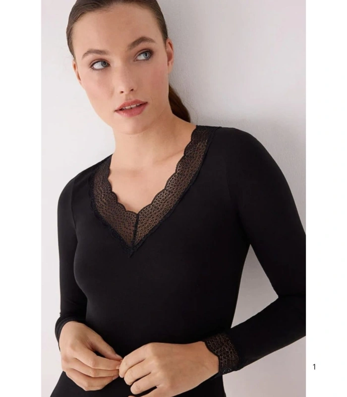 Camiseta Interior de Manga Larga con Encaje Ysabel Mora Ref. 19565 | Cuello y Puños de Encaje