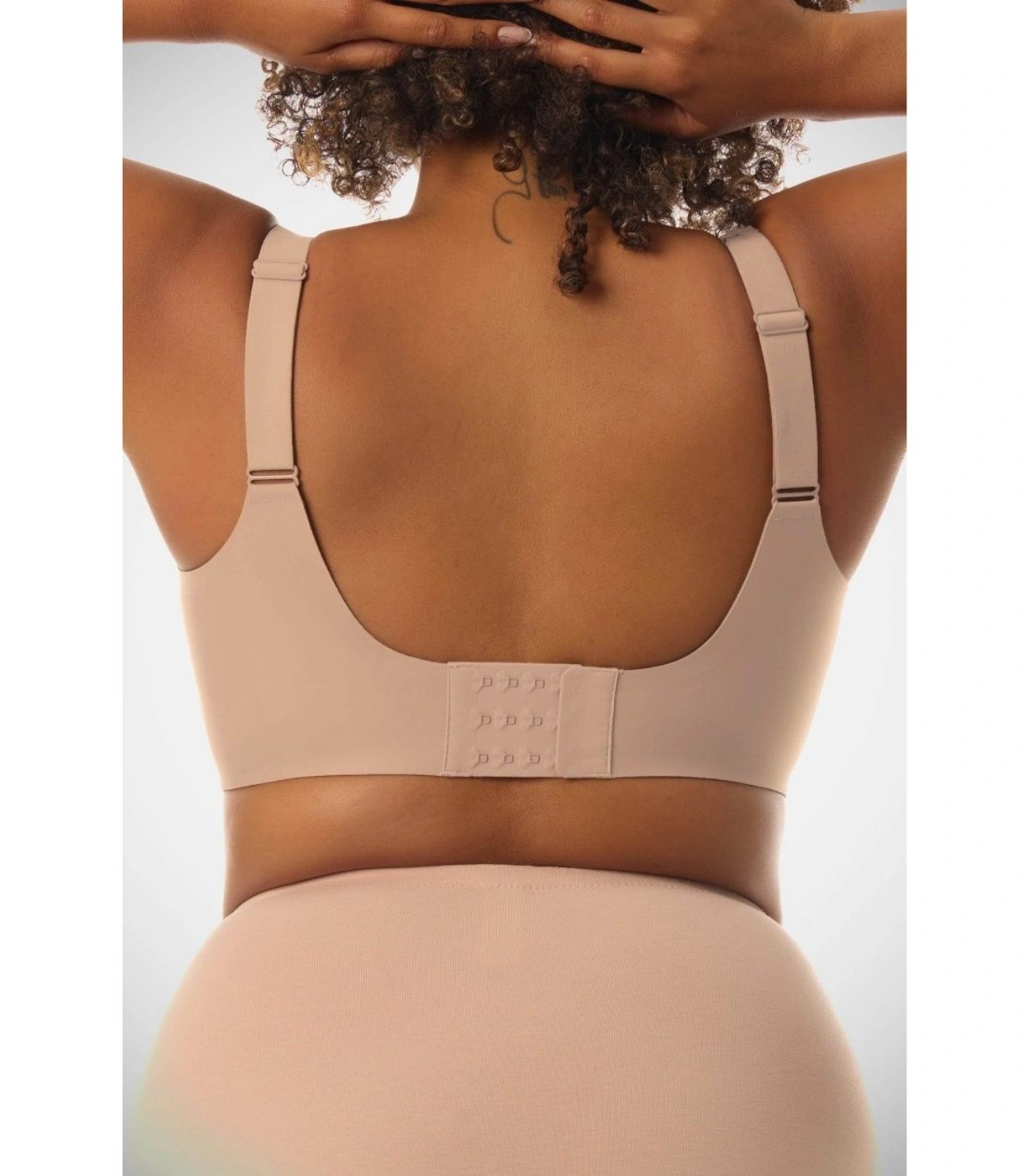 Sujetador de Mujer sin Costuras C1/673 | Corte Láser Copa C con Contorno Ancho Reductor