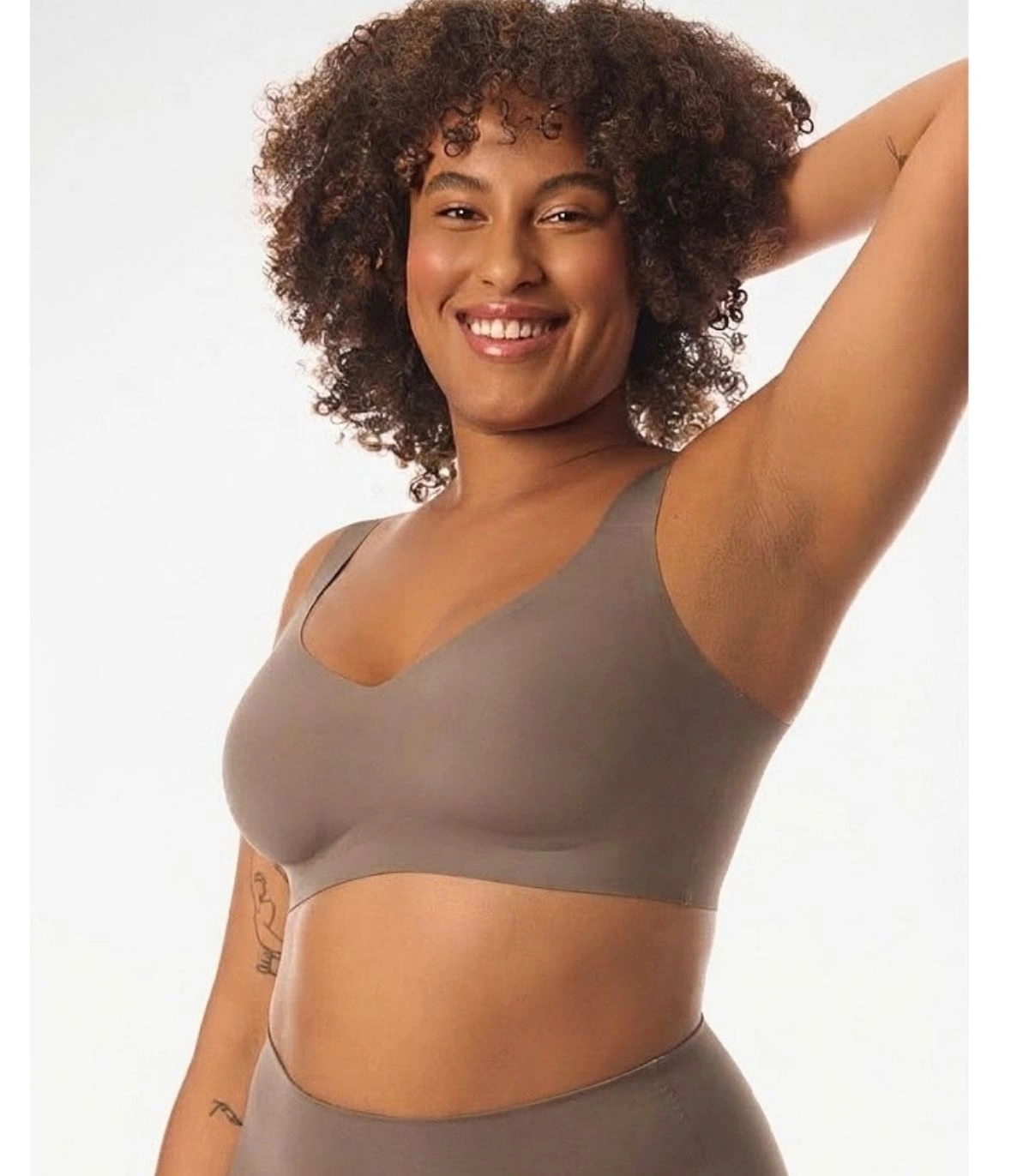 Sujetador de Mujer sin Costuras C1/673 | Corte Láser Copa C con Contorno Ancho Reductor