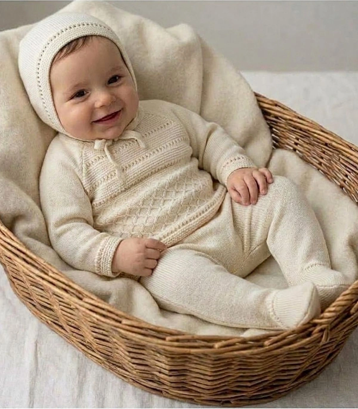 Conjunto Bebé de Lana de 3 Piezas Marfil Marca Baby