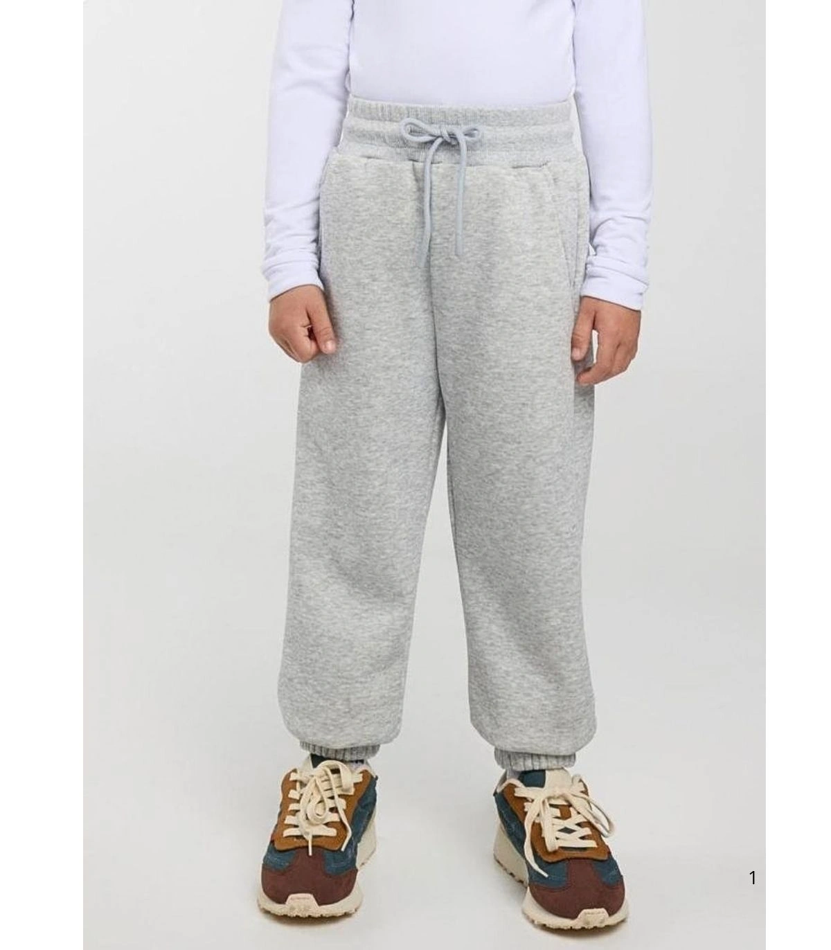 Chándal Deportivo de Niño Afelpado con Sudadera y Jogger Ancho en Color Gris Ysabel Mora 78500