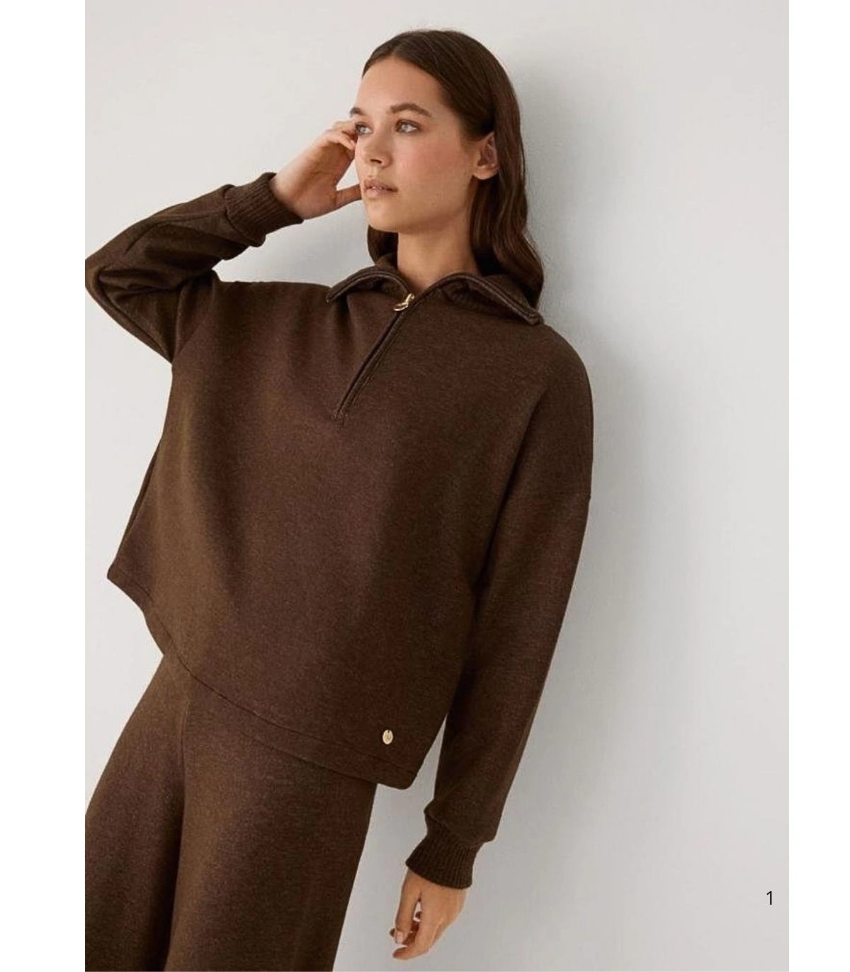Jersey Cálido de Mujer con Cuello de Cremallera Marrón Ysabel Mora 70724