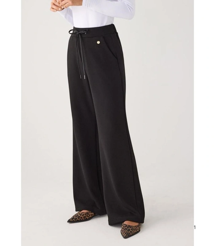 Pantalón Recto Afelpado de Mujer con Tiro Alto en Color Negro Ysabel Mora 70743