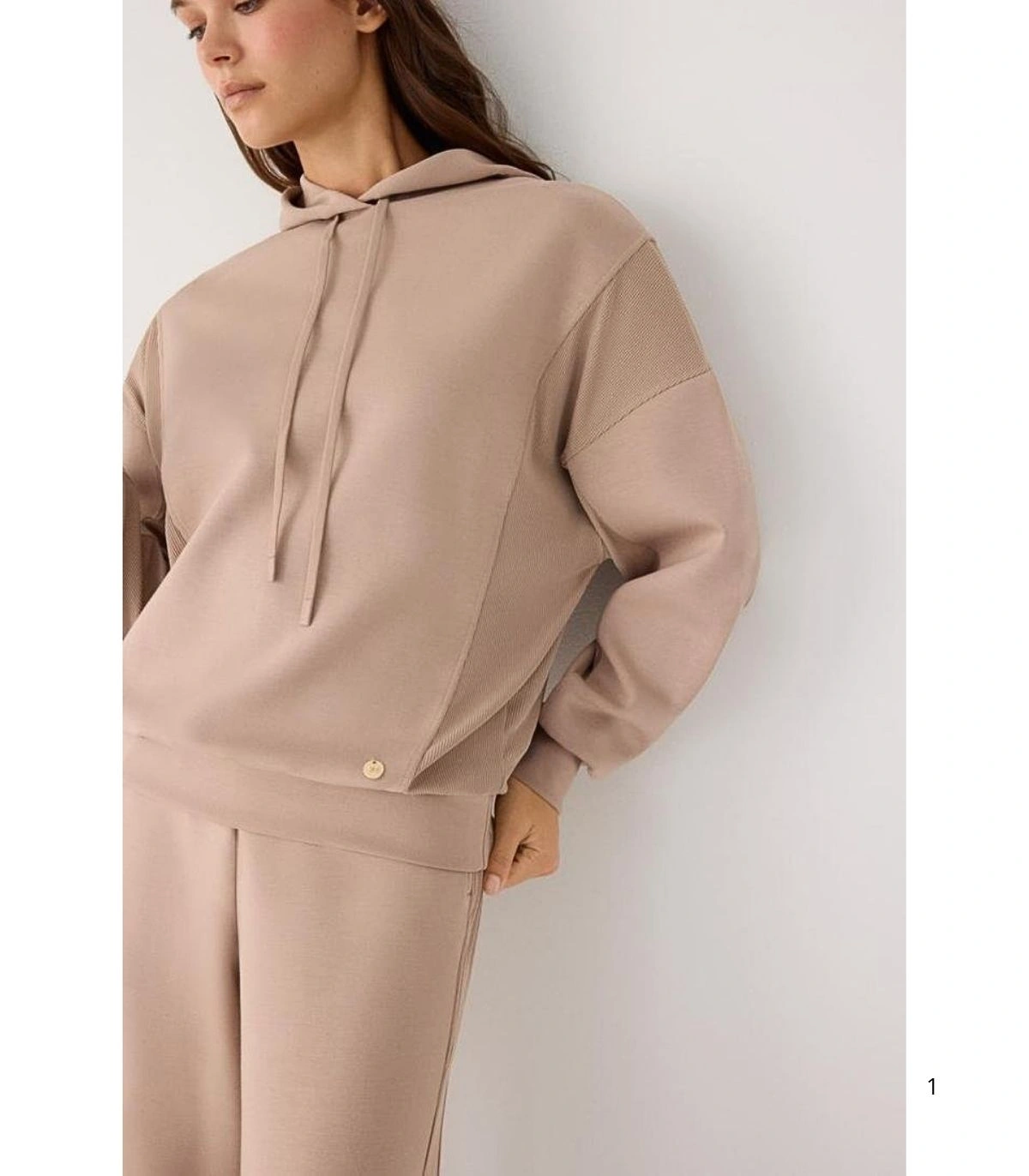 Sudadera Afelpada de Mujer con Capucha en Color Beige Ysabel Mora 70745
