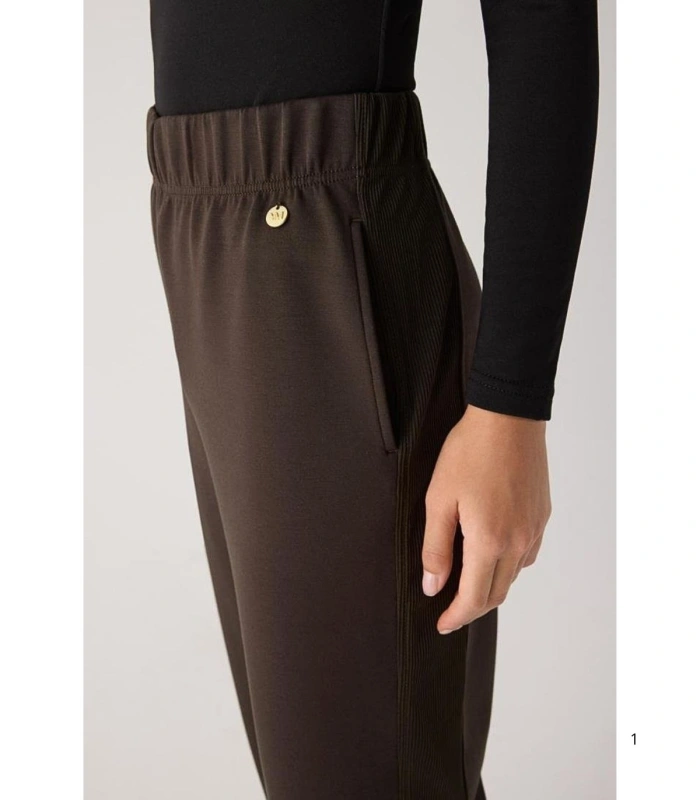 Pantalón Jogger Afelpado de Mujer con Tiro Alto en Color Marrón Ysabel Mora 70748