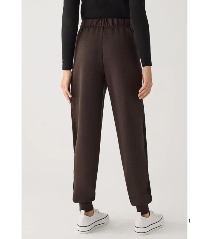 Pantalón Jogger Afelpado de Mujer con Tiro Alto en Color Marrón Ysabel Mora 70748