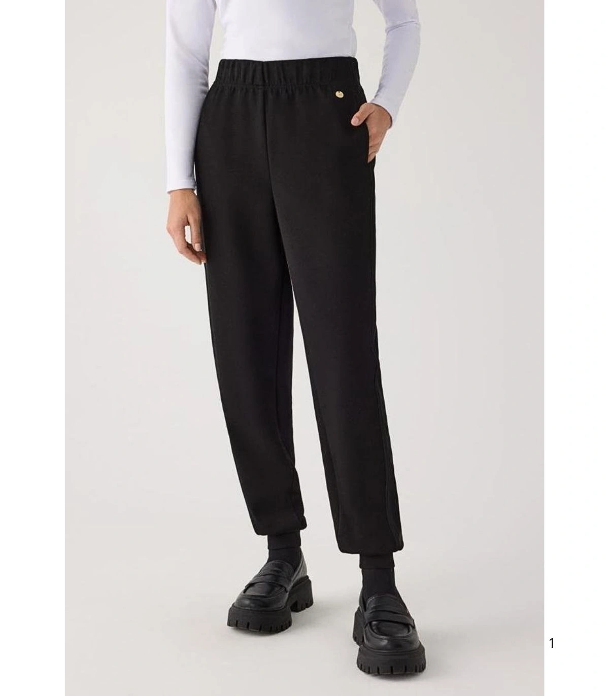 Pantalón Jogger Afelpado de Mujer con Tiro Alto en Color Negro Ysabel Mora 70748