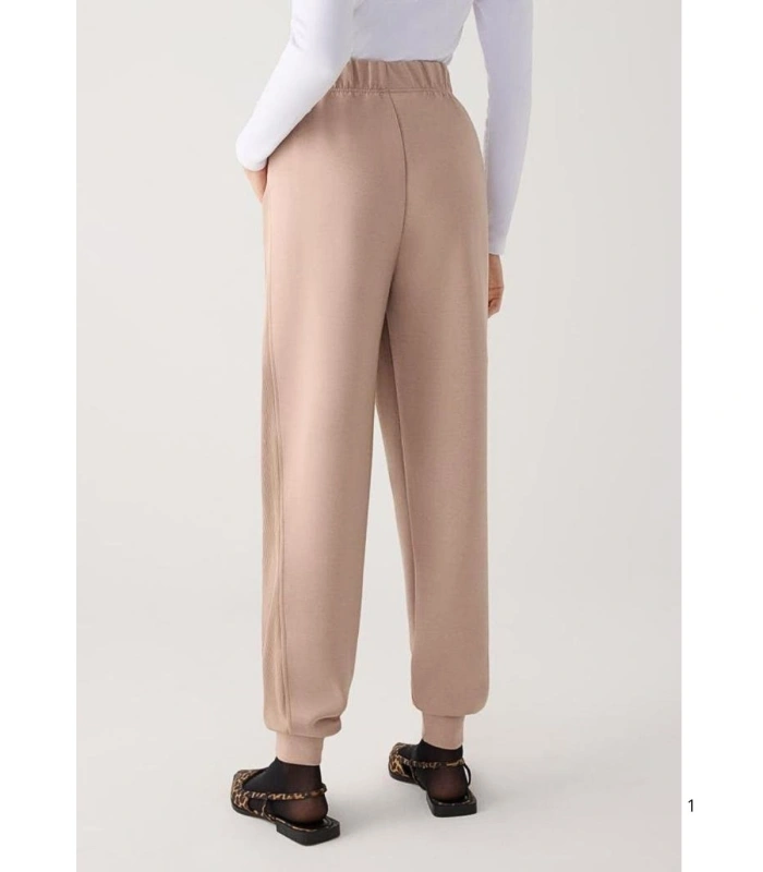 Pantalón Jogger Afelpado de Mujer con Tiro Alto en Color Beige Ysabel Mora 70748