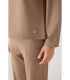 Jersey Textura Piqué de Mujer con Cuello Perkins en Color Camel Ysabel Mora 70749