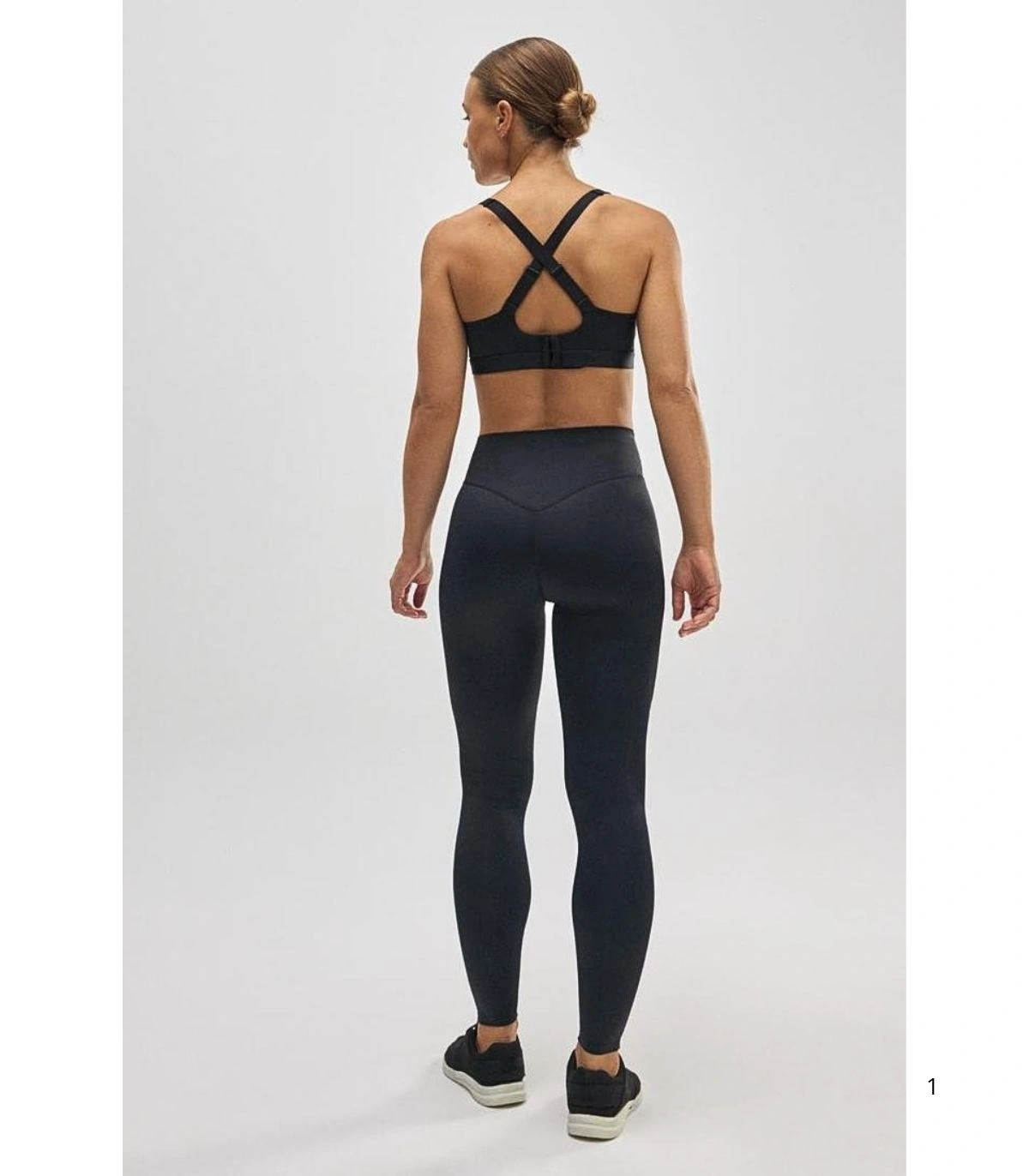 Legging Deportivo Ysabel Mora Negro con Efecto Vientre Plano y Push-Up Malla Compresiva de Tiro Alto y Corte Láser