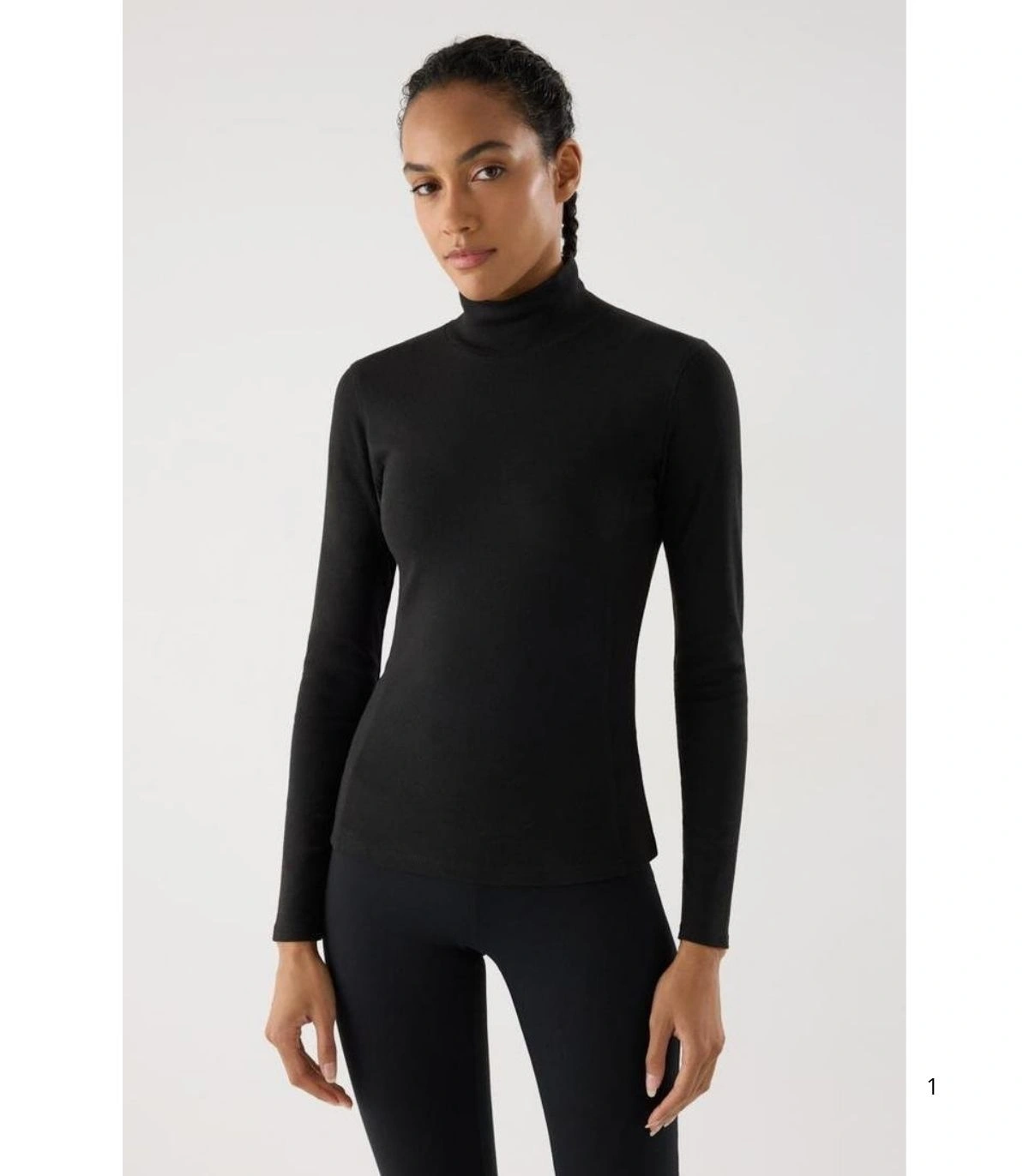 Camiseta Deportiva Térmica de Mujer con Cuello Perkins en Color Negro Ysabel Mora 70991 (Colección Thermal)