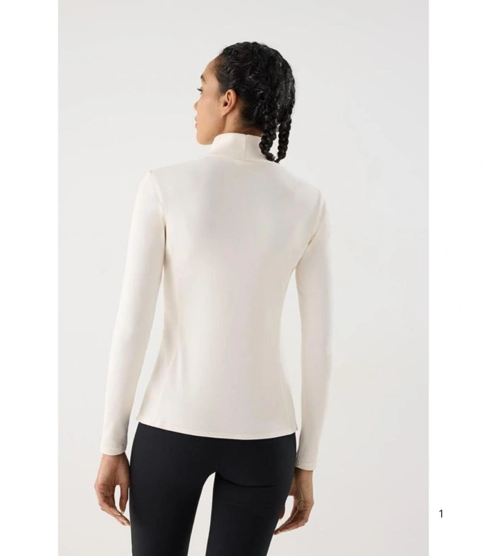 Camiseta Deportiva Térmica de Mujer con Cuello Perkins en Color Marfil Ysabel Mora 70991 (Colección Thermal)
