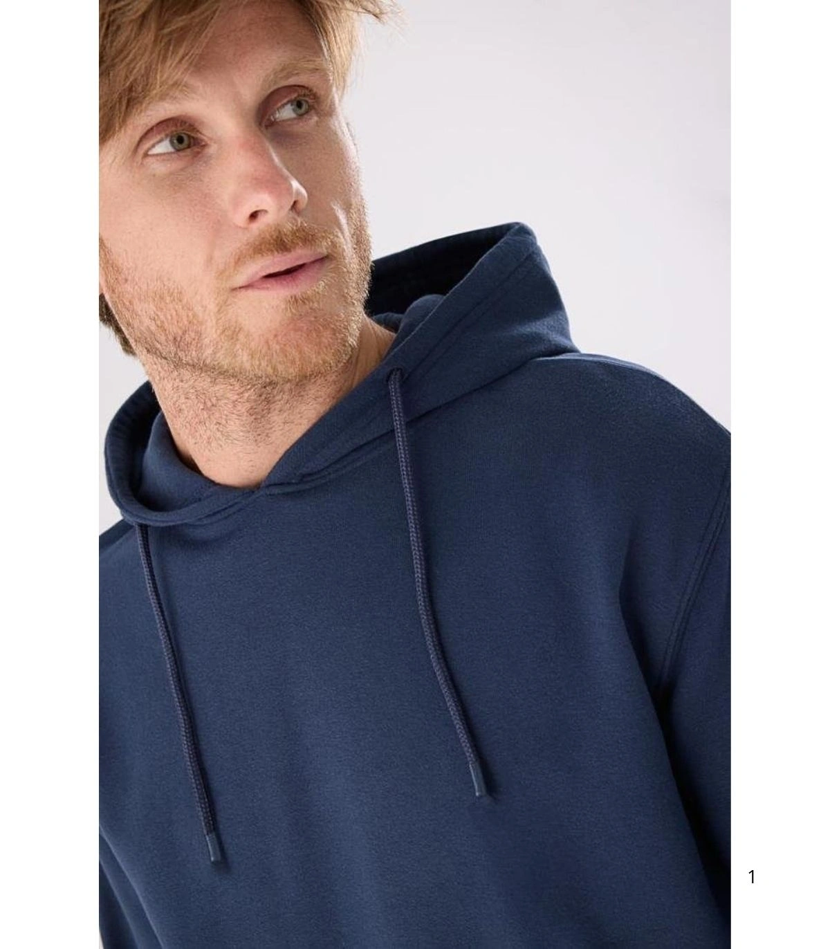 Sudadera Deportiva de Hombre Afelpada con  Bolsillo Canguro en Color Azul Marino Ysabel Mora 75000