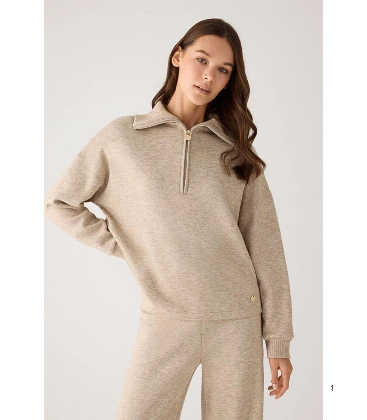 Jersey Cálido de Mujer con Cuello de Cremallera Beige Ysabel Mora 70724