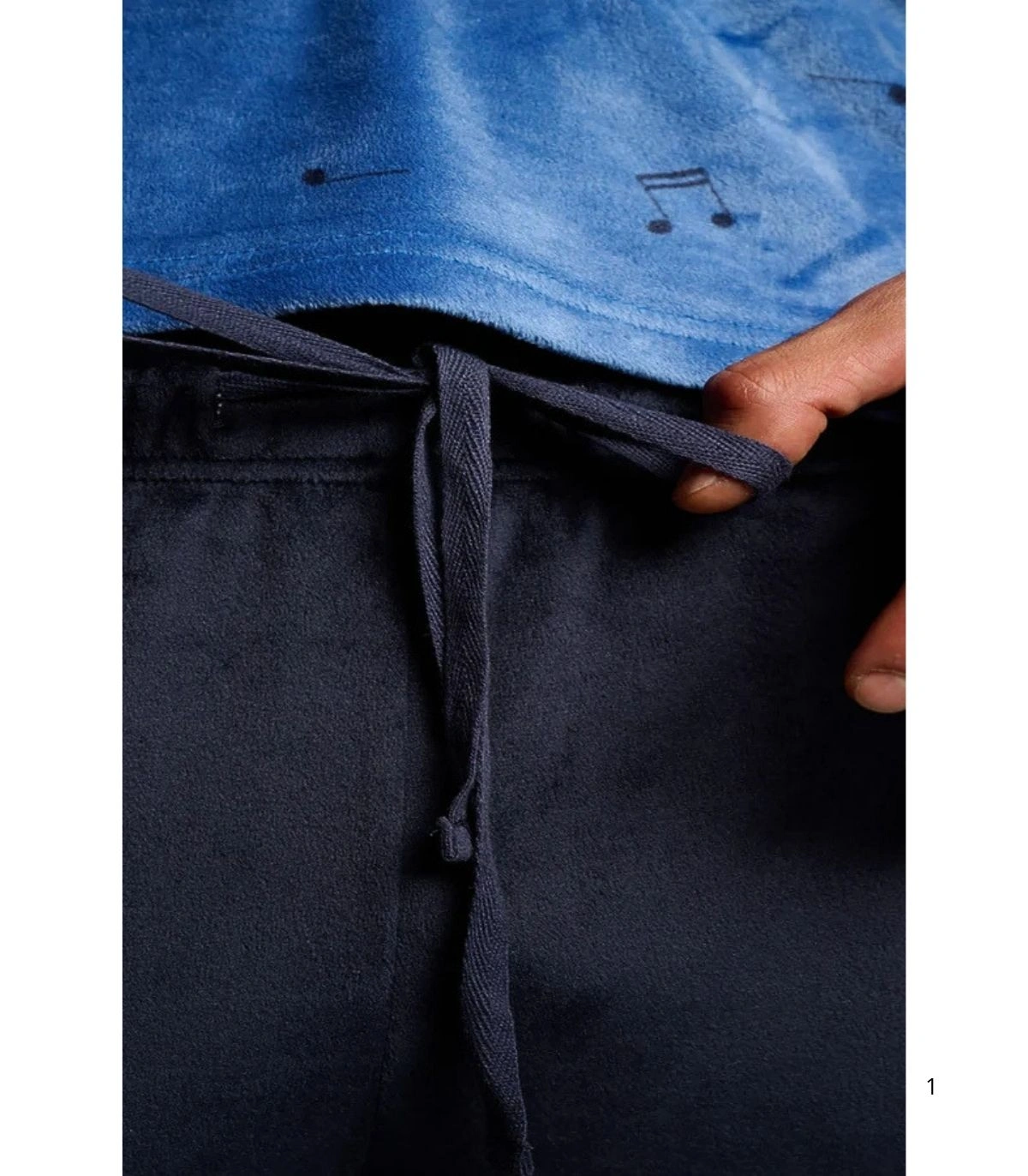 Pijama Largo de Hombre en Terciopelo "Sincronizando el Sueño" Ysabel Mora 26420
