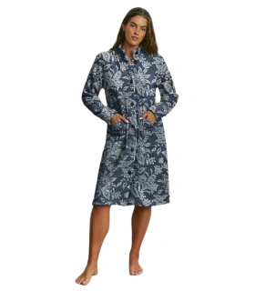 Bata de Mujer en Coralina Ultrasuave con Cuello Mao y Estampado de Hojas Azul Marino Promise N22344