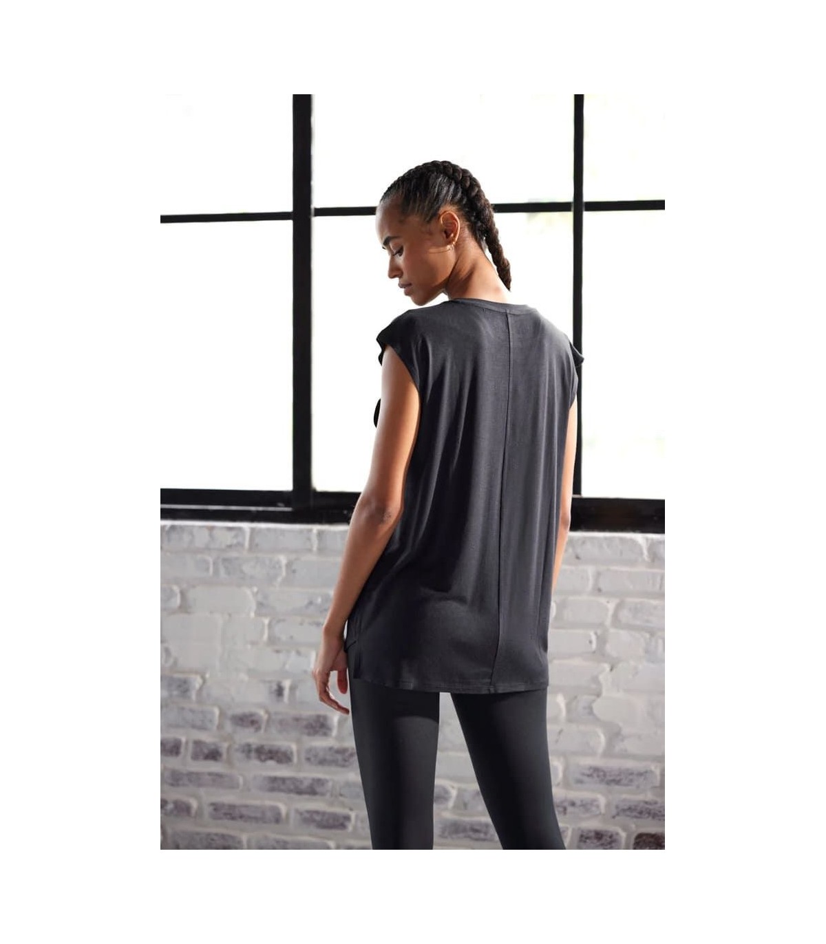 Camiseta deportiva manga corta negra – Ysabel Mora